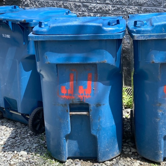 Meet your Posher, Jo - Picture 1 of 3